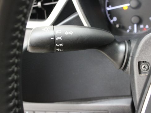 Used 2025 Toyota Corolla SE FWD image 23