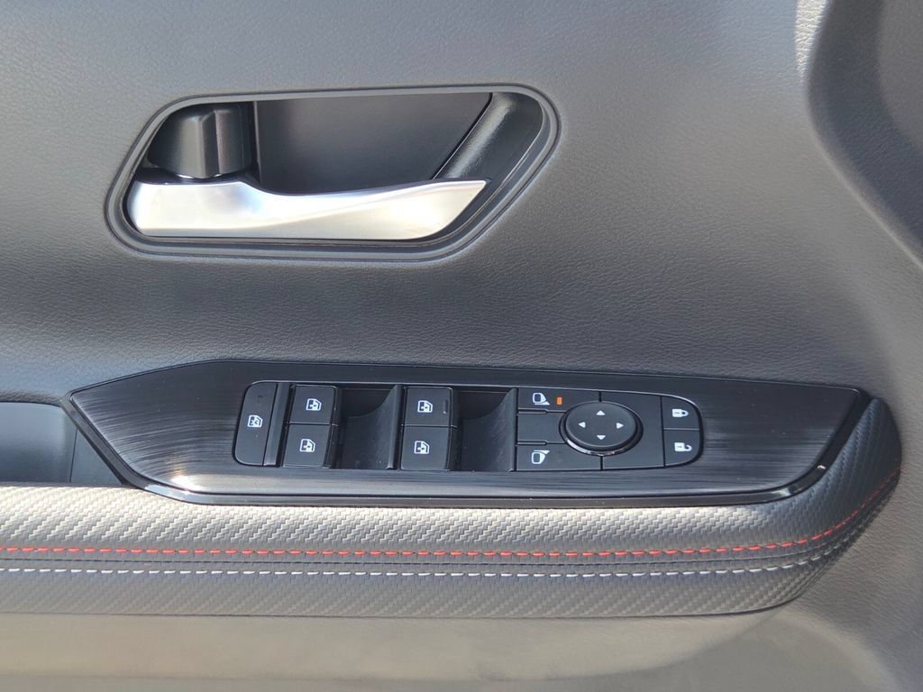 New 2027 Nissan Kicks SR w/ SR Premium Package FWD image 27