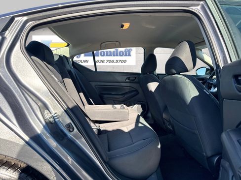 Used 2025 Nissan Altima 2.5 SV FWD image 8