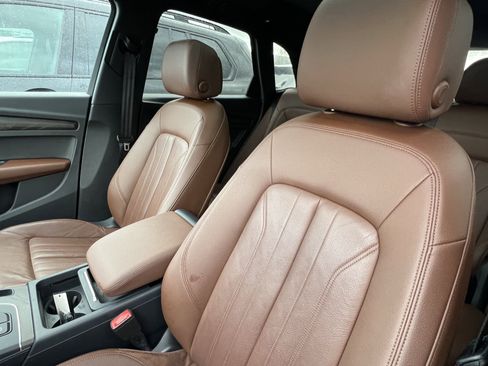 Used 2018 Audi Q5 2.0T Premium Plus w/ Premium Plus Package image 16