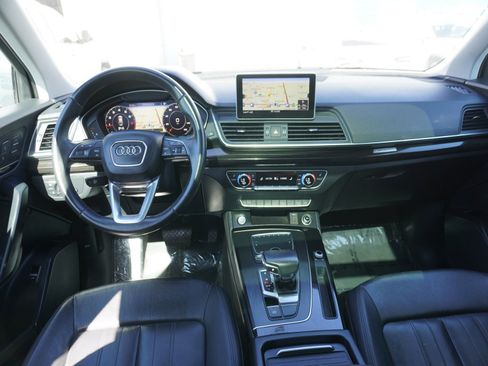 Used 2019 Audi Q5 2.0T Premium Plus w/ Premium Plus Package AWD/4WD image 2