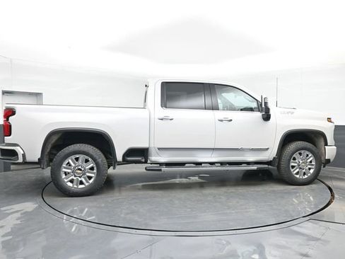 Used 2025 Chevrolet Silverado 2500 High Country w/ Technology Package image 15