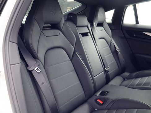 New 2026 Porsche Panamera image 23