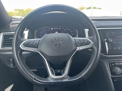 Used 2022 Volkswagen Atlas Cross Sport SEL R-Line AWD/4WD image 19