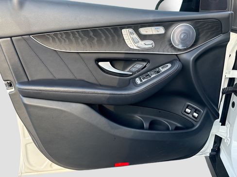 Used 2018 Mercedes-Benz GLC 350e 4MATIC image 21