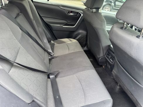 Used 2021 Toyota RAV4 XLE AWD/4WD image 21