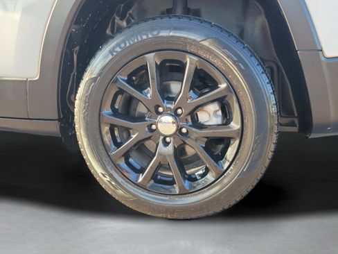 Used 2016 Jeep Cherokee Latitude image 35