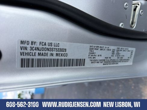 Used 2025 Jeep Compass Trailhawk AWD/4WD image 28