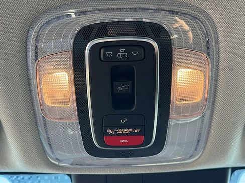 Used 2025 Hyundai Elantra Limited image 31