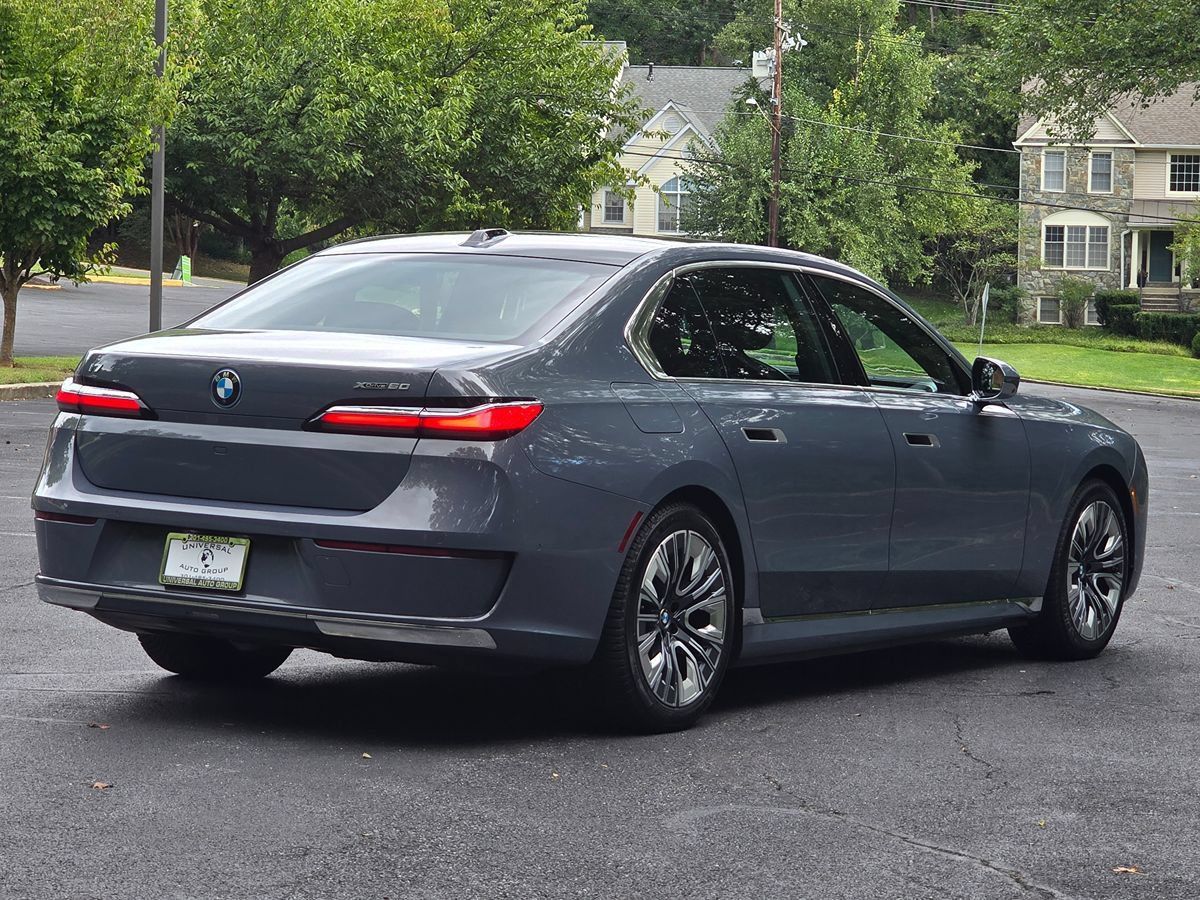 Used 2024 BMW i7 xDrive60 AWD/4WD image 6