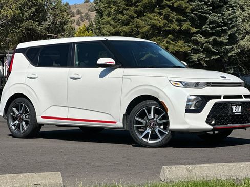 Used 2021 Kia Soul GT-Line FWD image 2