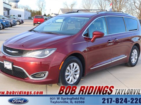 Used 2019 Chrysler Pacifica Touring-L image 1