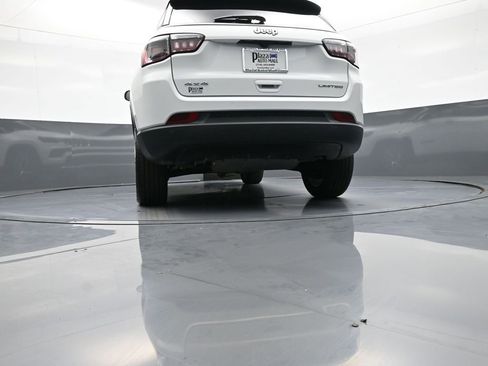 Used 2025 Jeep Compass Limited AWD/4WD image 29
