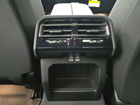 New 2026 BMW 530i xDrive w/ M Sport Package image 25