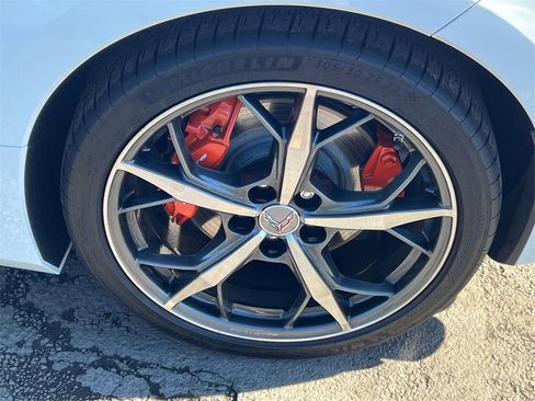 Used 2020 Chevrolet Corvette Stingray Coupe w/ Z51 Performance Package image 20