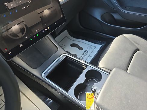 Used 2021 Tesla Model 3 Standard Range Plus image 29