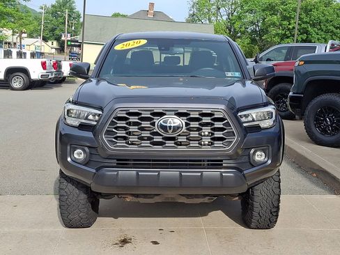 Used 2020 Toyota Tacoma TRD Off-Road AWD/4WD image 2
