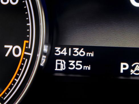 Used 2020 Bentley Bentayga Design Series image 10