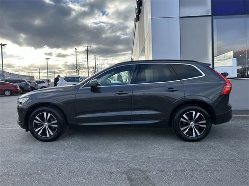 Certified 2023 Volvo XC60 B5 Core w/ Climate Package image 5