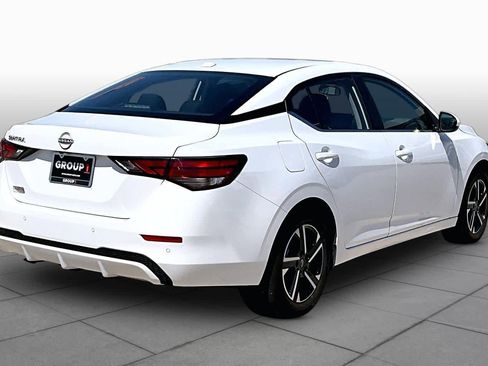 Used 2025 Nissan Sentra SV FWD image 9