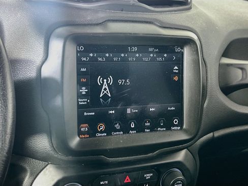 Used 2023 Jeep Renegade Altitude w/ Convenience Group I AWD/4WD image 15