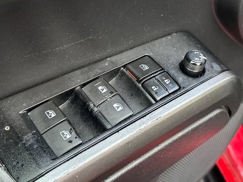 Used 2023 Toyota Tacoma TRD Off-Road AWD/4WD image 16