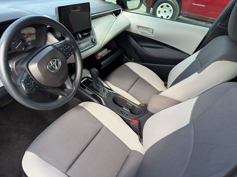 Used 2025 Toyota Corolla LE FWD image 5