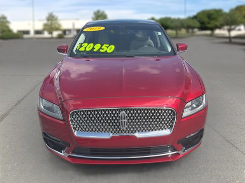 Used 2019 Lincoln Continental Select FWD image 2