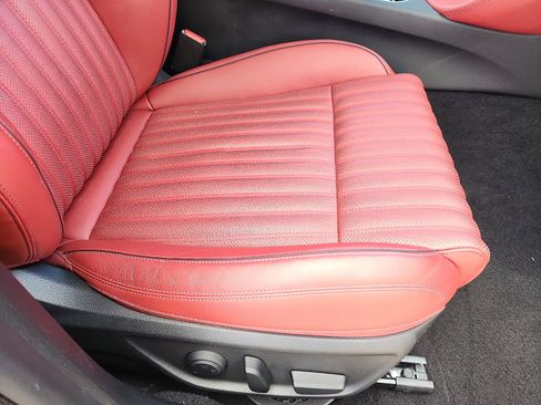 Used 2023 Genesis G70 2.0T w/ Sport Prestige Package image 33