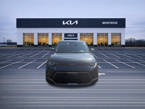 Used 2023 Kia Soul LX w/ LX Technology Package FWD image 2