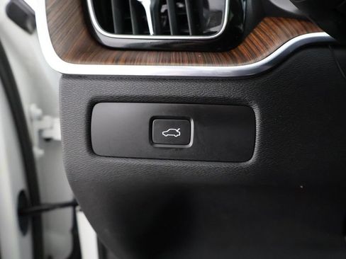 Used 2023 Volvo XC60 B5 Plus w/ Climate Package AWD/4WD image 42