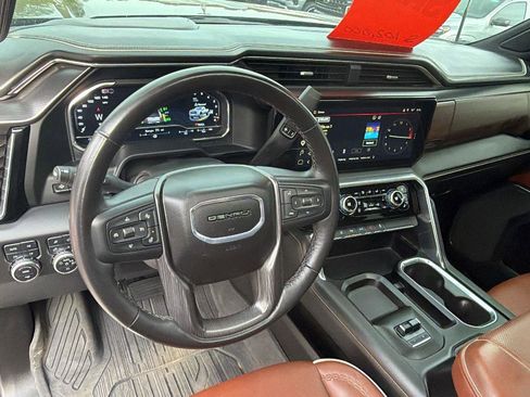 Used 2024 GMC Sierra 3500 Denali Ultimate AWD/4WD image 22