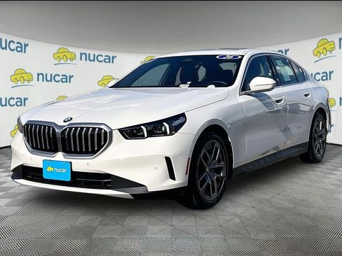 Used 2026 BMW 530i xDrive AWD/4WD image 3