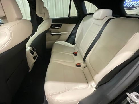 Used 2024 Mercedes-Benz GLC 300 4MATIC image 12