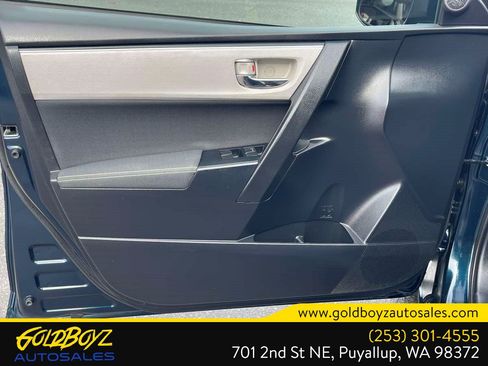 Used 2017 Toyota Corolla LE w/ Carpet Mat Package (TMS) FWD image 32