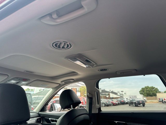 Used 2023 Kia Telluride EX w/ EX Captain's Chair Package FWD image 12