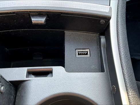 Used 2018 Lincoln MKZ Reserve FWD image 18