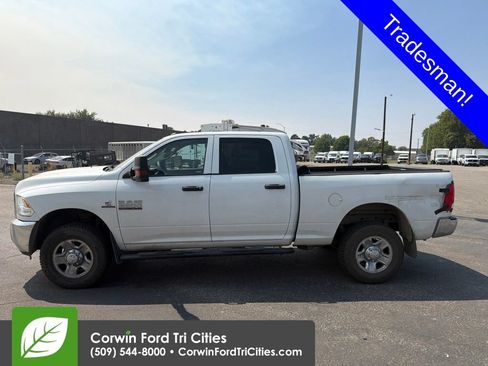 Used 2017 RAM 2500 Tradesman w/ Chrome Appearance Group AWD/4WD image 5