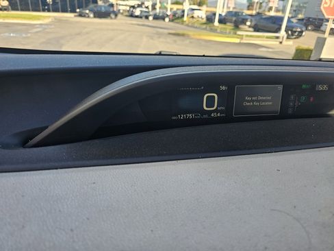 Used 2016 Toyota Prius Four Touring image 11