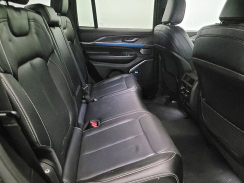 Used 2022 Jeep Grand Cherokee Overland image 19