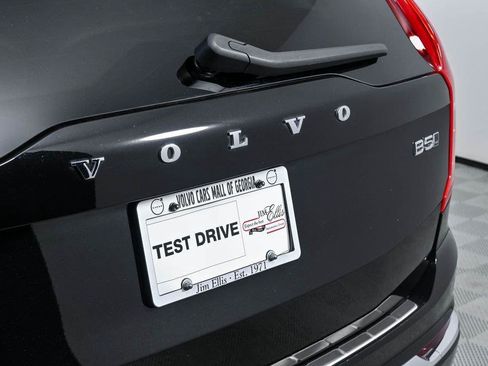 Certified 2024 Volvo XC90 B5 Plus w/ Protection Package Premier AWD/4WD image 40