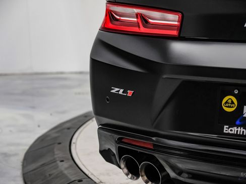 Used 2018 Chevrolet Camaro ZL1 RWD image 15