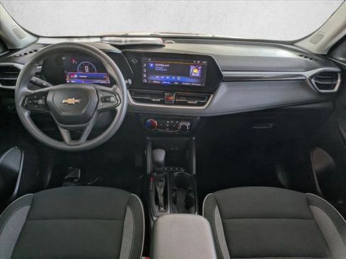 Used 2025 Chevrolet TrailBlazer LT image 16