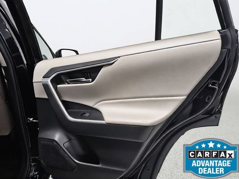 Used 2022 Toyota RAV4 XLE AWD/4WD image 33