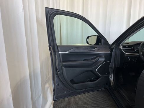 Used 2023 Jeep Grand Cherokee 4WD 4xe image 19