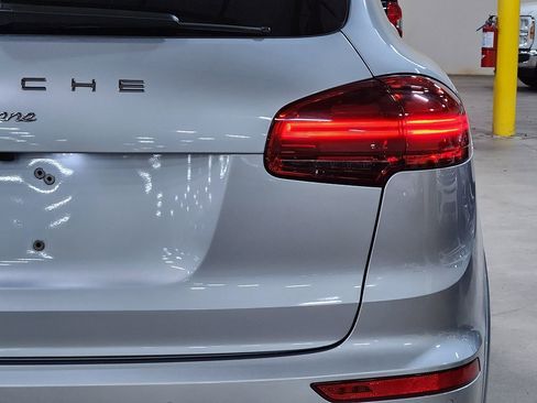 Used 2018 Porsche Cayenne image 22