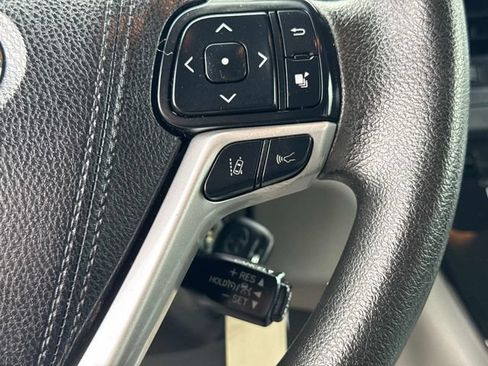 Used 2018 Toyota Sienna LE FWD image 26