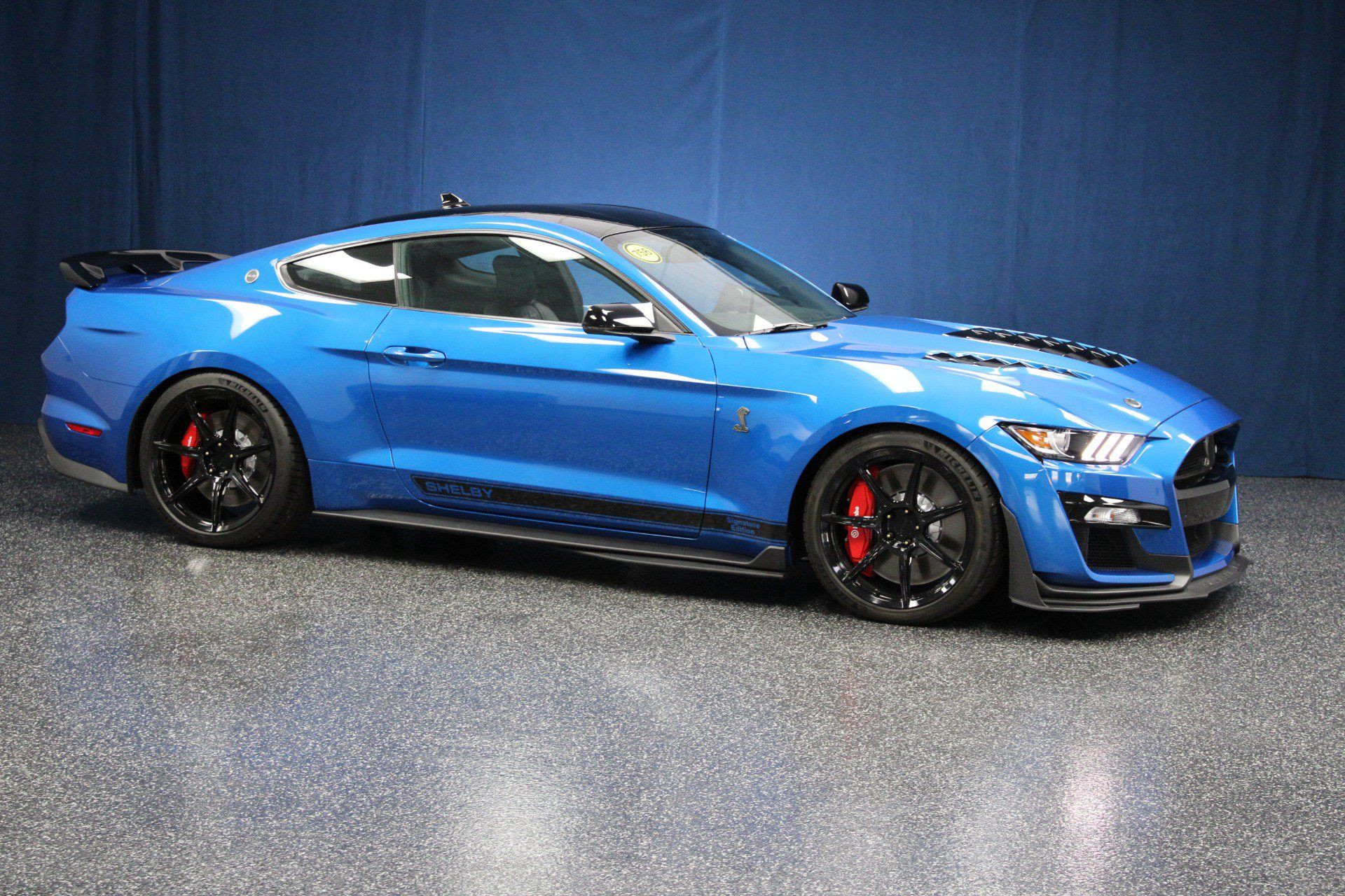 Used 2020 Ford Mustang Shelby GT500 w/ Technology Package RWD image 2