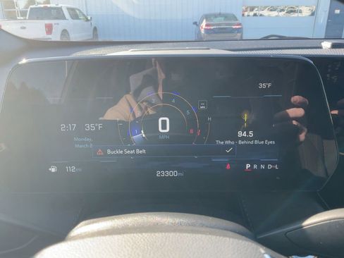 Used 2025 Chevrolet Equinox LT image 18