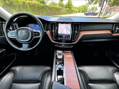 Used 2023 Volvo XC60 B6 Ultimate w/ Protection Package Premier AWD/4WD image 20